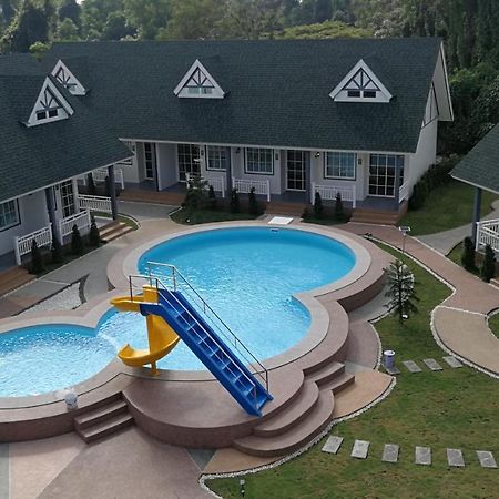 English Resotel : อิงลิช รีโซเทล Накхон Си Тамарат Екстериор снимка