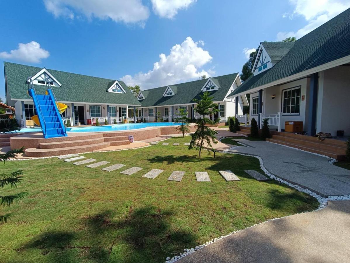 English Resotel : อิงลิช รีโซเทล Накхон Си Тамарат Екстериор снимка