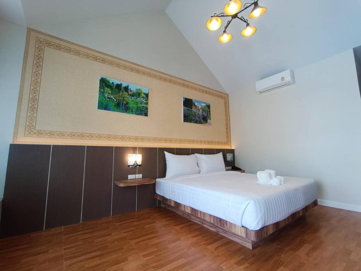 English Resotel : อิงลิช รีโซเทล Накхон Си Тамарат Екстериор снимка