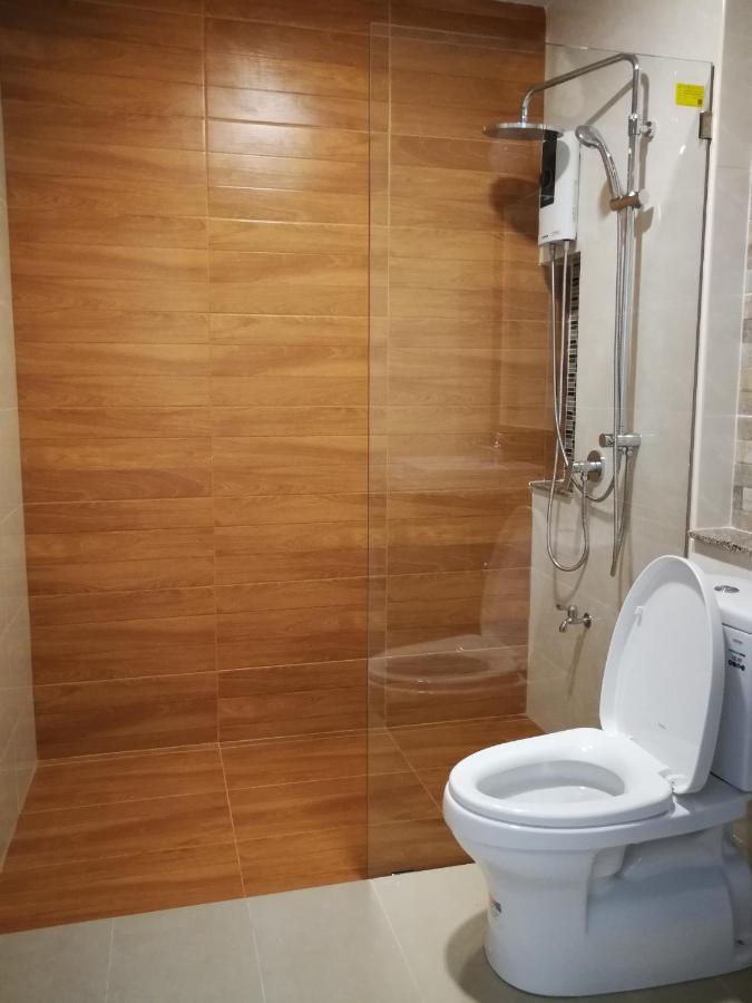 English Resotel : อิงลิช รีโซเทล Накхон Си Тамарат Екстериор снимка